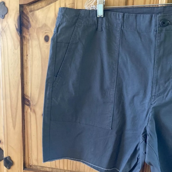 Men’s No Boundaries Stretch Above The Knee gray chino shorts size 46 - NWT - Picture 2 of 9